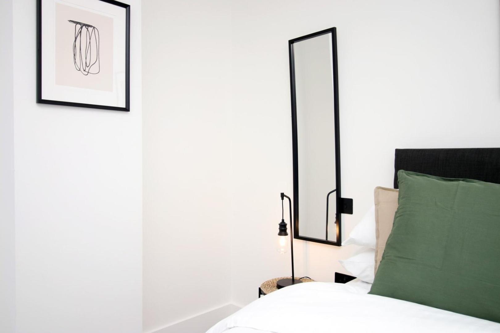 2 Bedroom With Free Parking Swindon Ngoại thất bức ảnh