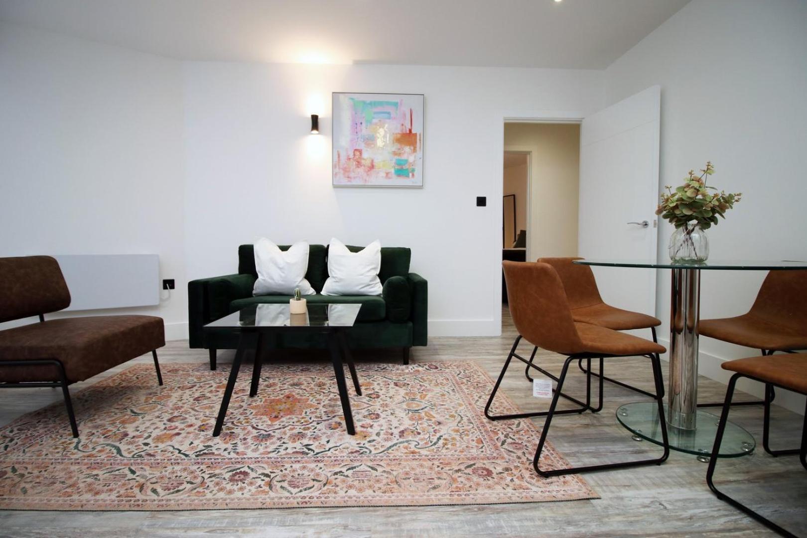 2 Bedroom With Free Parking Swindon Ngoại thất bức ảnh